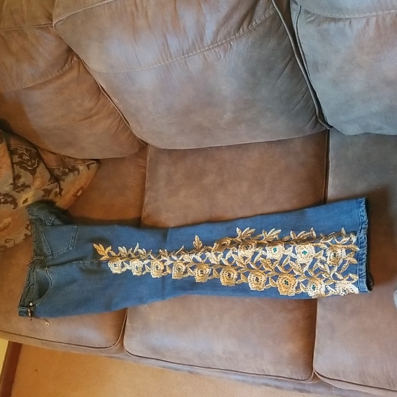 Cache jeans for sale (size 8 to 10 medium) - Picture 2 of 3